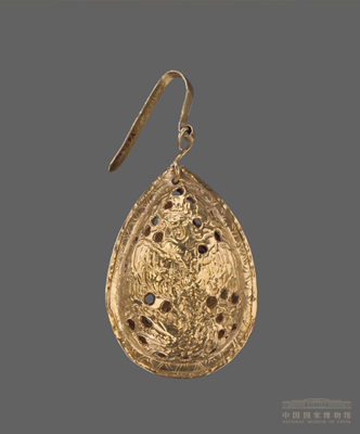 <p>明<br>通高16.5厘米，宽7.5厘米，重71.8克/71.4克<br>1958年江西省南城县朱厚烨墓出土<br>中国国家博物馆藏</p>